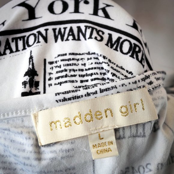NWT 🌟 Host Pick 🌟 MADDEN GIRL NEWS PRINT CINCHED T-SHIRT DRESS - Large - Picture 6 of 6